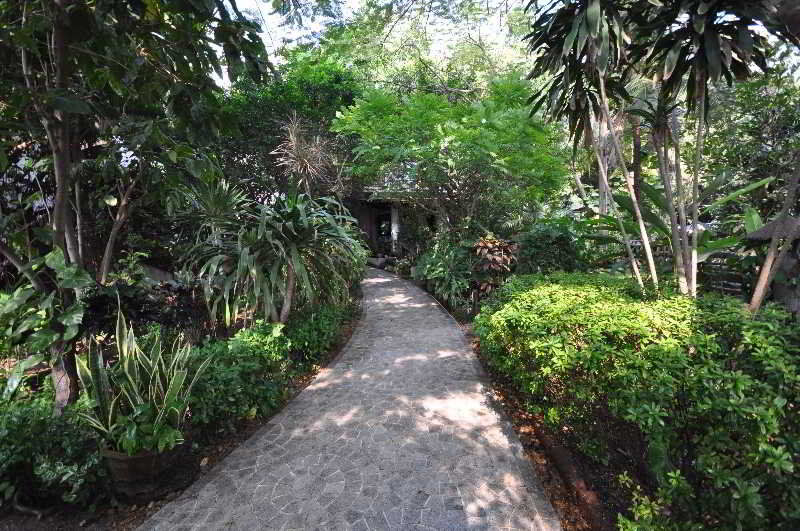 Momchailai Pattaya Retreat Exteriör bild