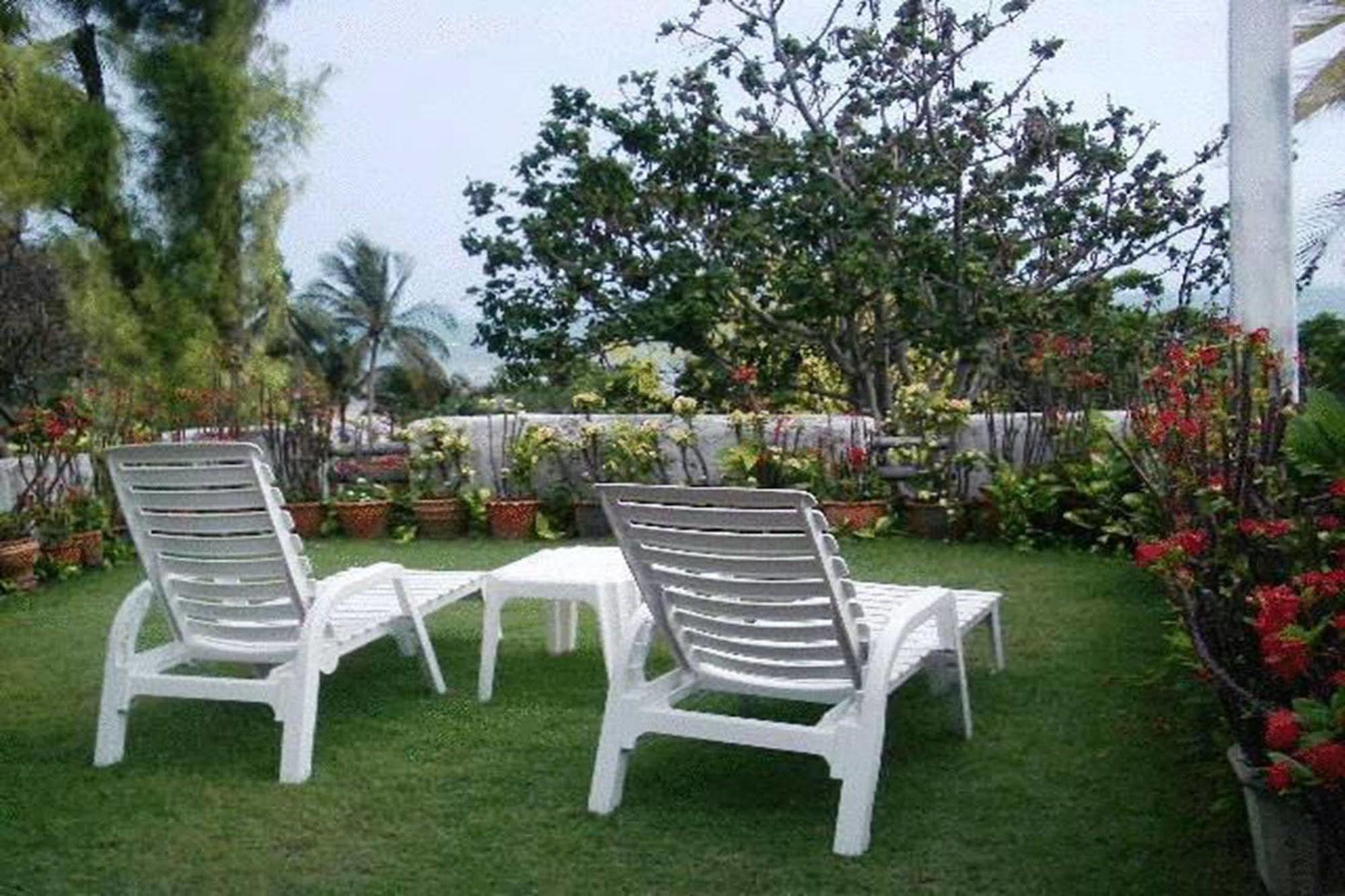 Momchailai Pattaya Retreat Exteriör bild